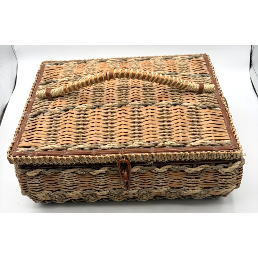 Vtg 70's Woven NATURAL Wicker Sewing Basket Green Sage Satin Lined Storage Box
